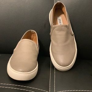 Steve Madden Slip-On Sneaker